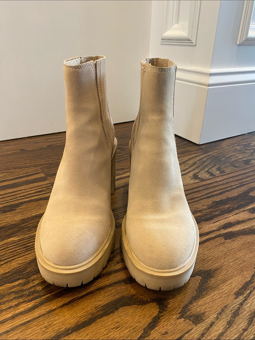 Dolce Vita Beige Suede Platform Ankle Booties - Picture 4 of 11